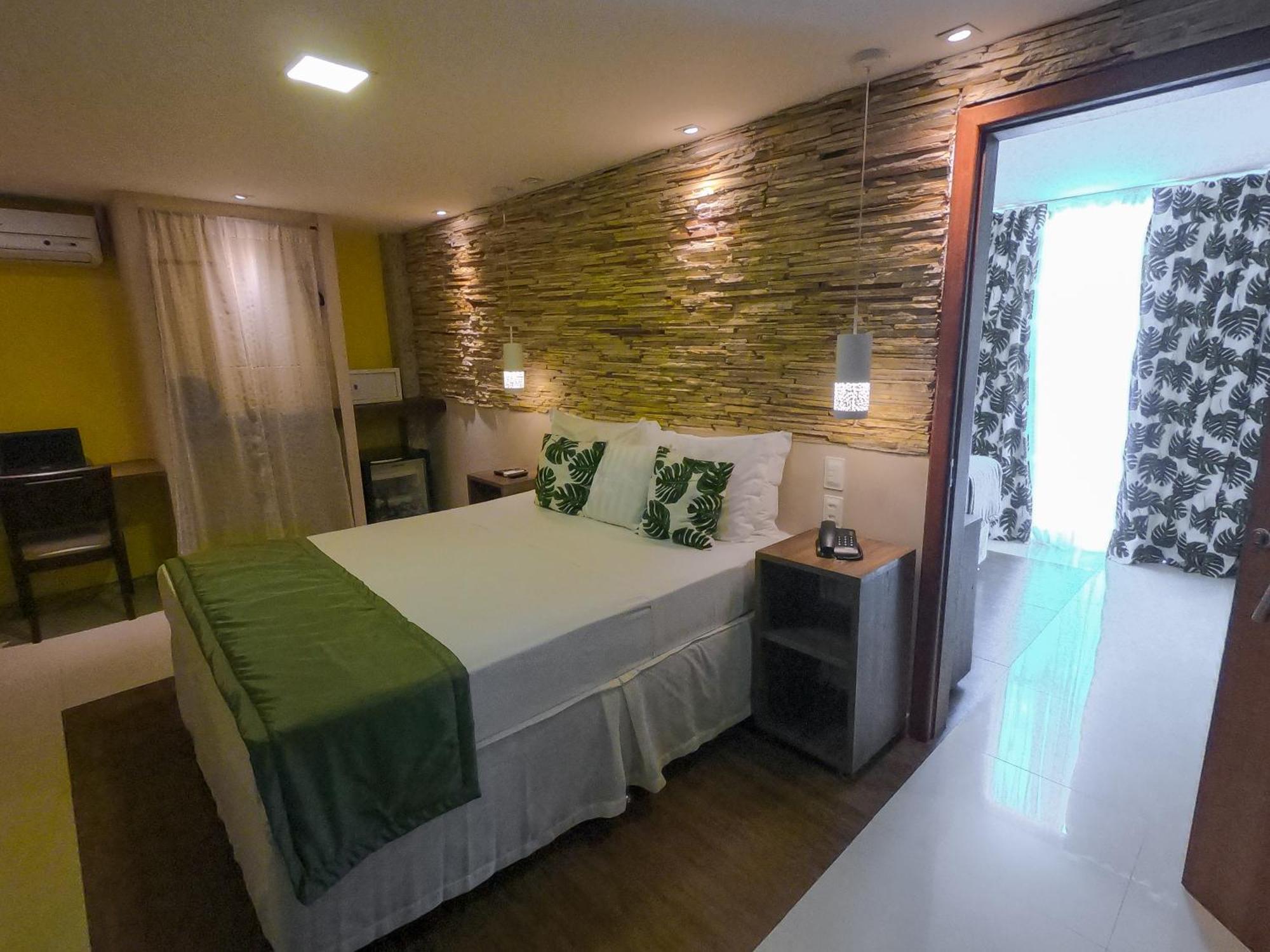 Classic Two-Bedroom,1212327682:JPEG